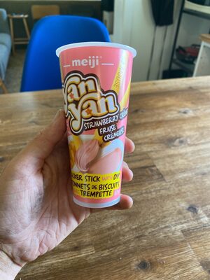 Yanyan Strawberry Crème