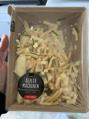 Älpler Magronen (macaroni À La Montagnarde)