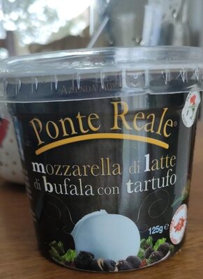 Mozzarella Di Latte Di Bufala Avec Truffes